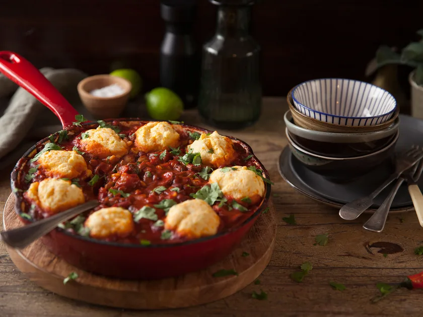 Skillet chilli with cornbread topping