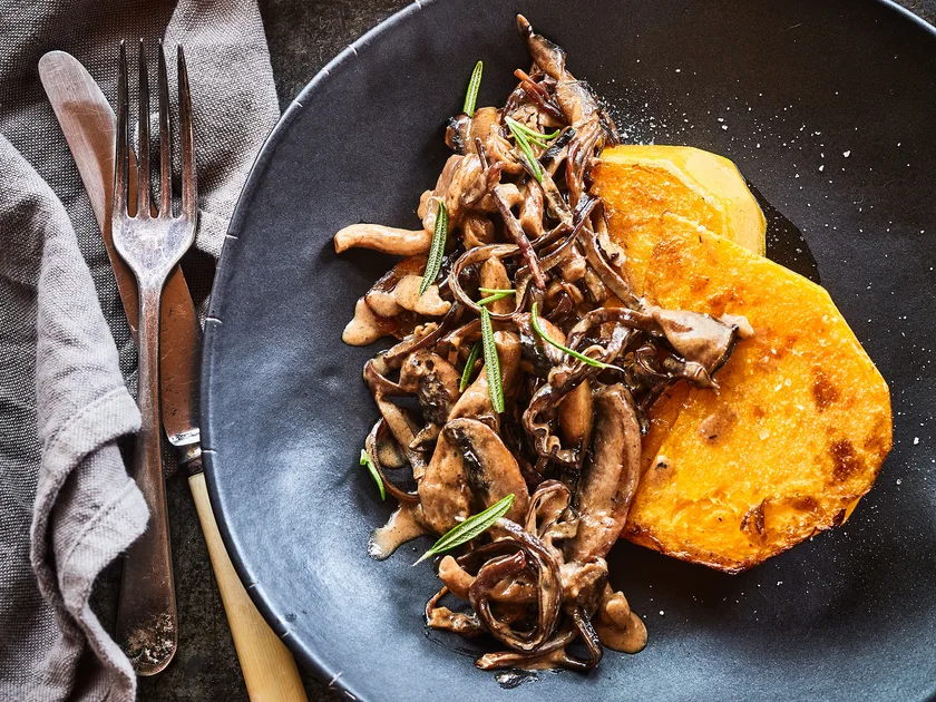 Mushroom ragout and pumpkin