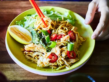 Spicy fried noodles