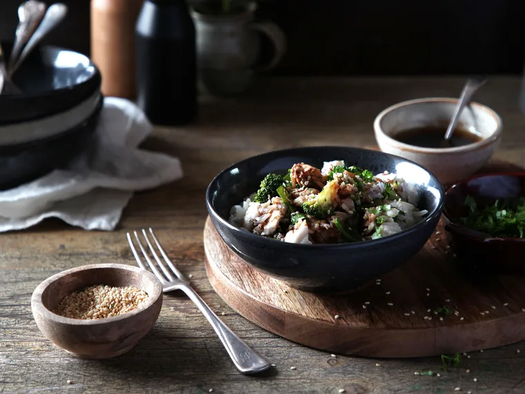 Steamed ginger fish with sesame dressing