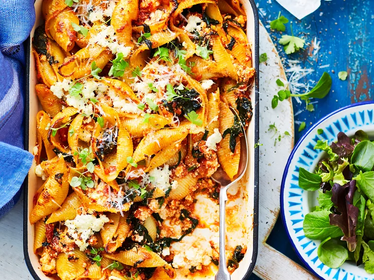 Spinach and ricotta-stuffed pasta shell bake