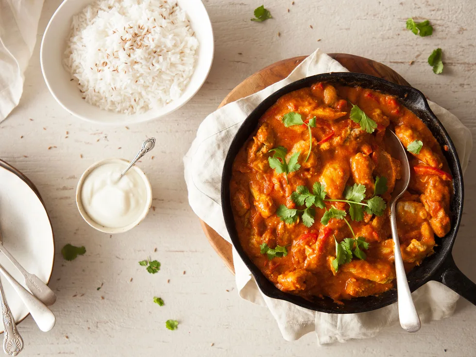 Chicken curry with capsicum and yoghurt