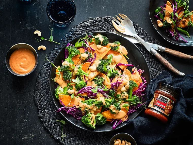 Thai sweet and spicy vegetable toss