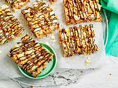Peanut popcorn slice