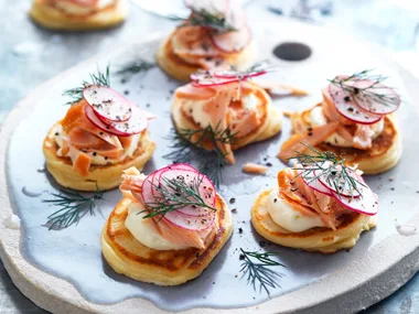 Spelt blini with hot-smoked salmon and crème fraîche