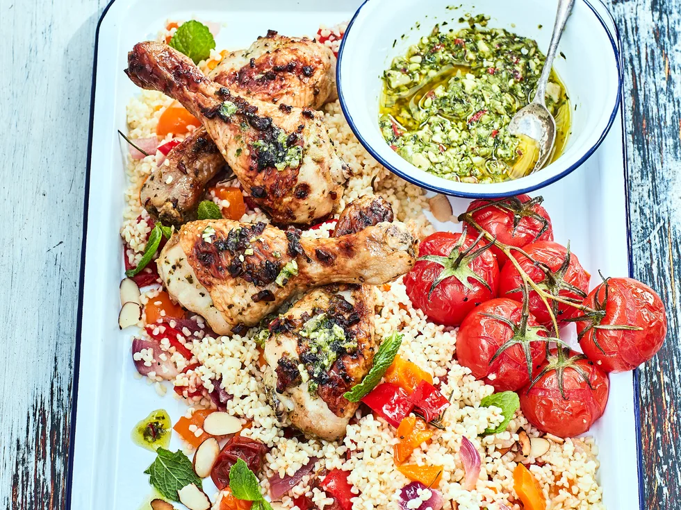 Bulghur salad with chimichurri chicken drumsticks