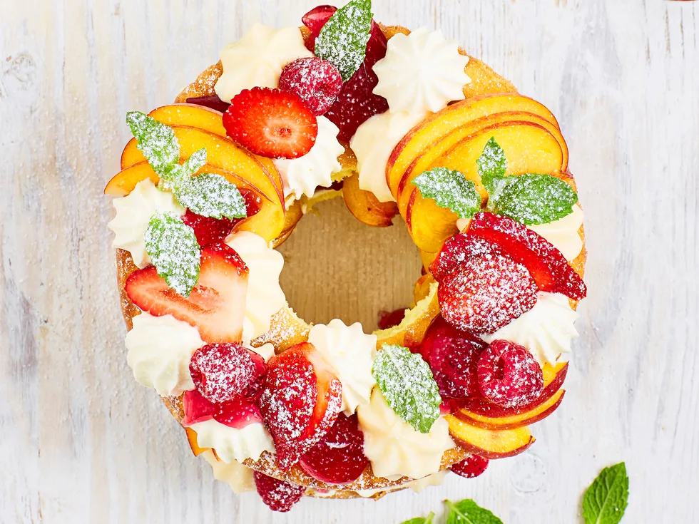 Trifle wreath cake