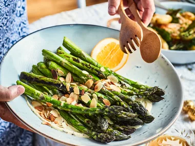 Chargrilled asparagus with mustard crème