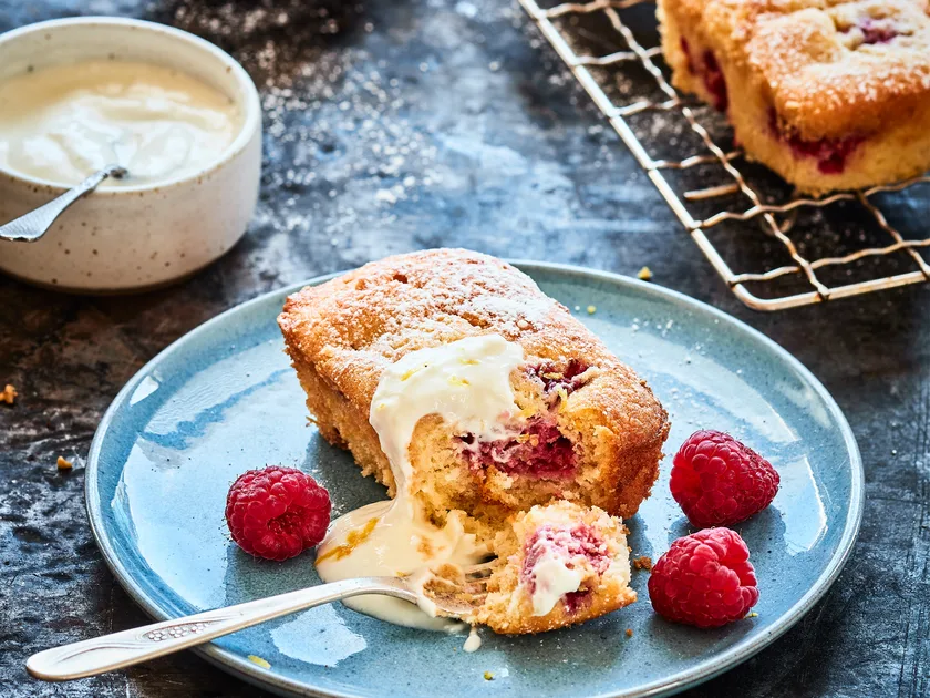 Little lemon and raspberry cakes