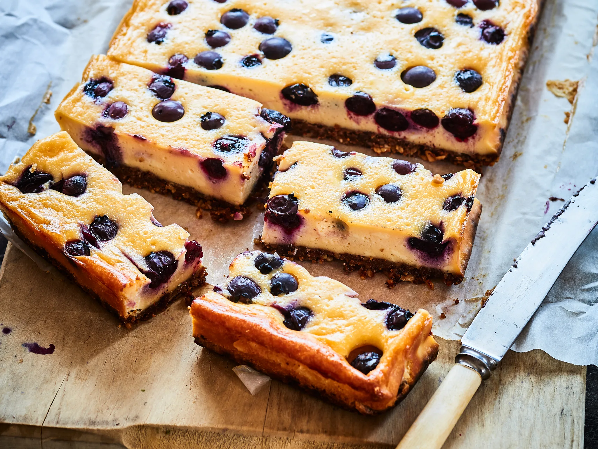 Blueberry cheesecake bars