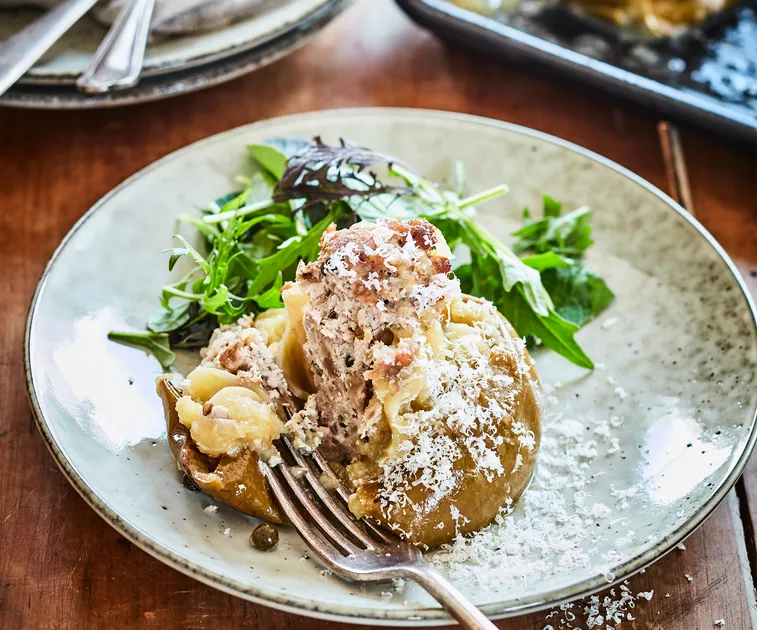 Baked pork and green peppercorn apples