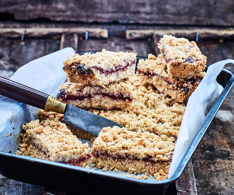 Tamarillo oaty slice