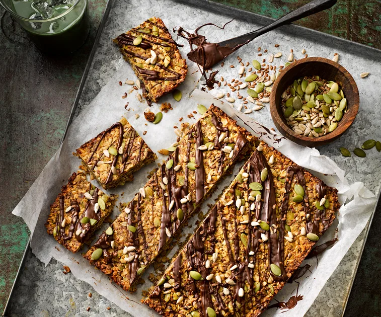 Seed and protein muesli bars