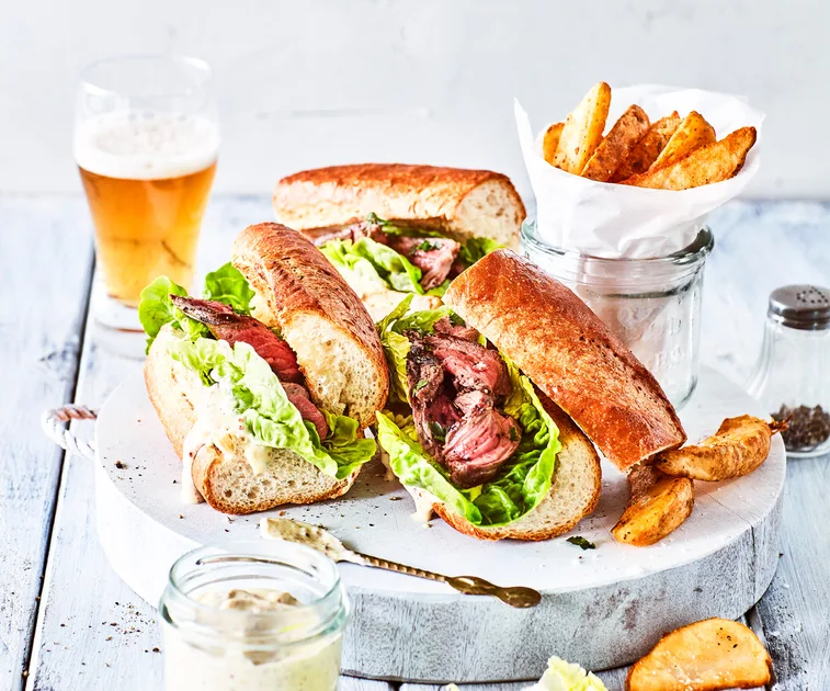 Peppered steak sandwich with crunchy cos