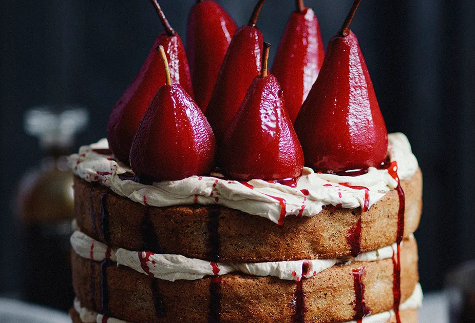 Pear and juniper berry cake