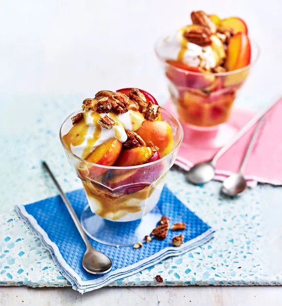 Apple "crumble" sundaes