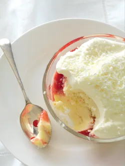 Raspberry and white chocolate trifle