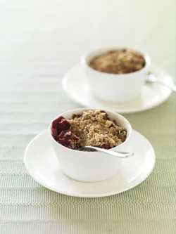Apple and boysenberry crumble