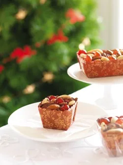 Individual Christmas cakes