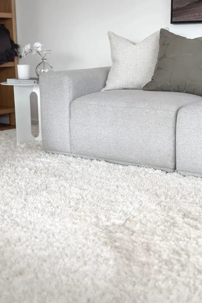 white shag rug