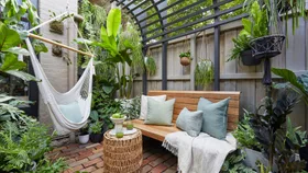 9 ways to turn a small courtyard into an outdoor paradise