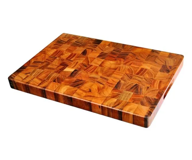 Large wooden chopping board made from accacia wood by the brand Davis and Waddell