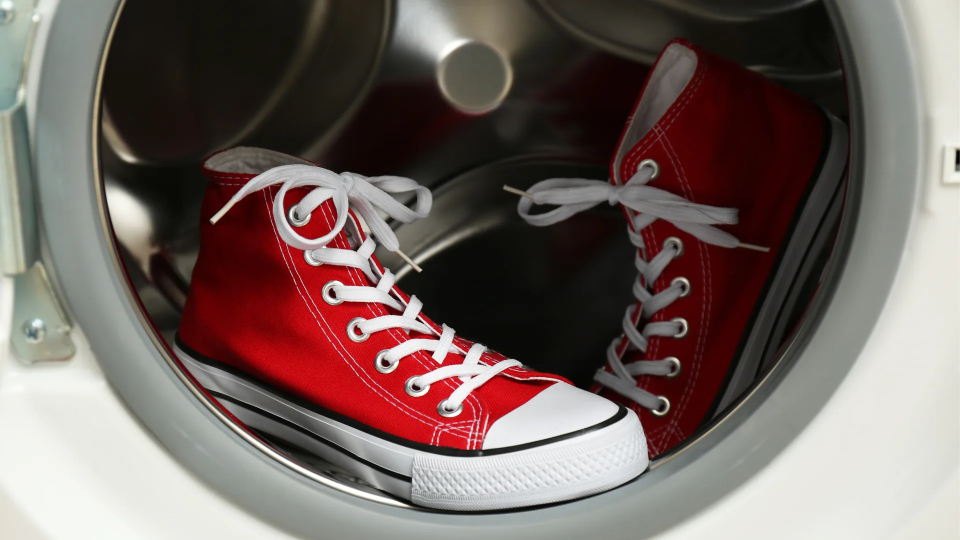 Can I Put My Sneakers in the Washing Machine: Ultimate Cleaning Guide