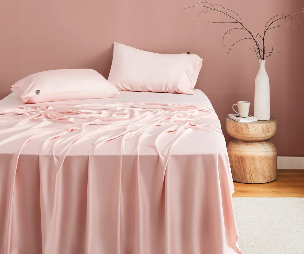 Natural home bamboo bed sheet set in blush pink