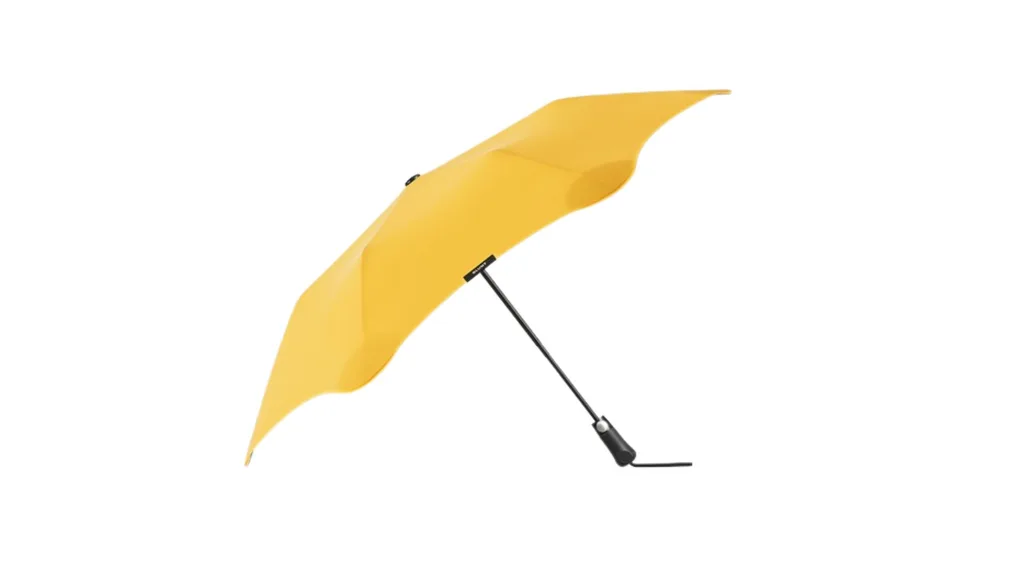 Blunt Metro Umbrella in citrus yellow.