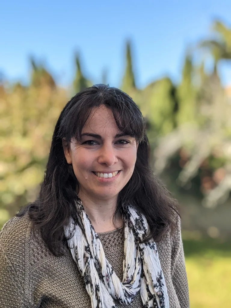 Caroline Zambrano pet journalist and PR specialist author headshot