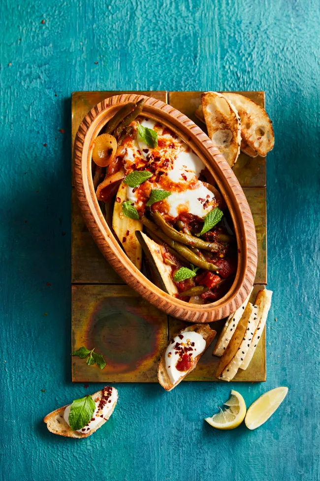 slow cookeed stew consisting of turkish zucchini and bean