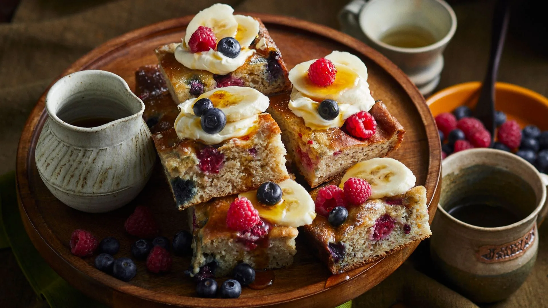 banana berry pancake tray bake