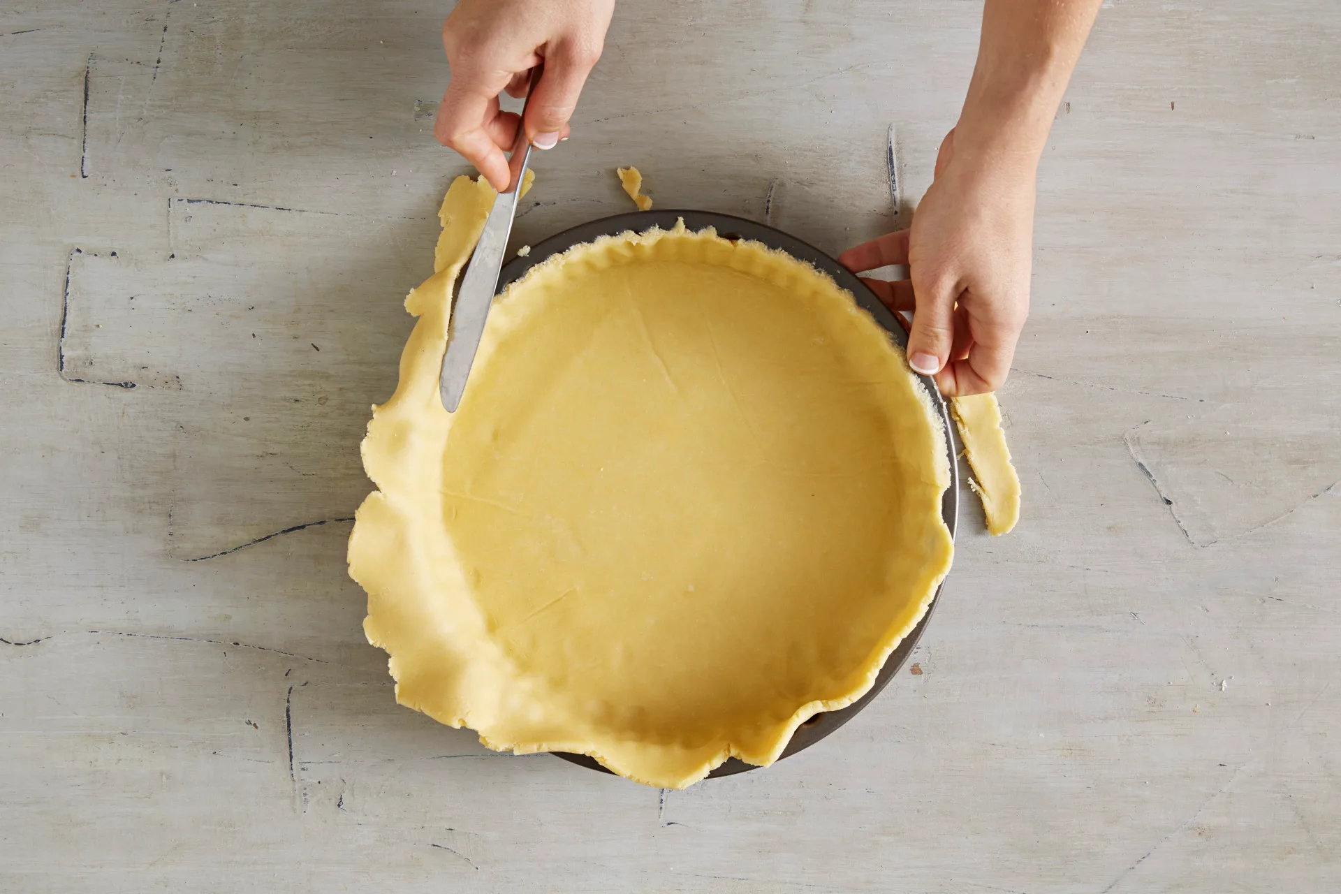 cutting pie crust to fit to tart pan