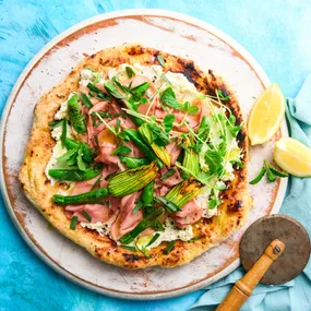 pizza with rocket and prosciutto