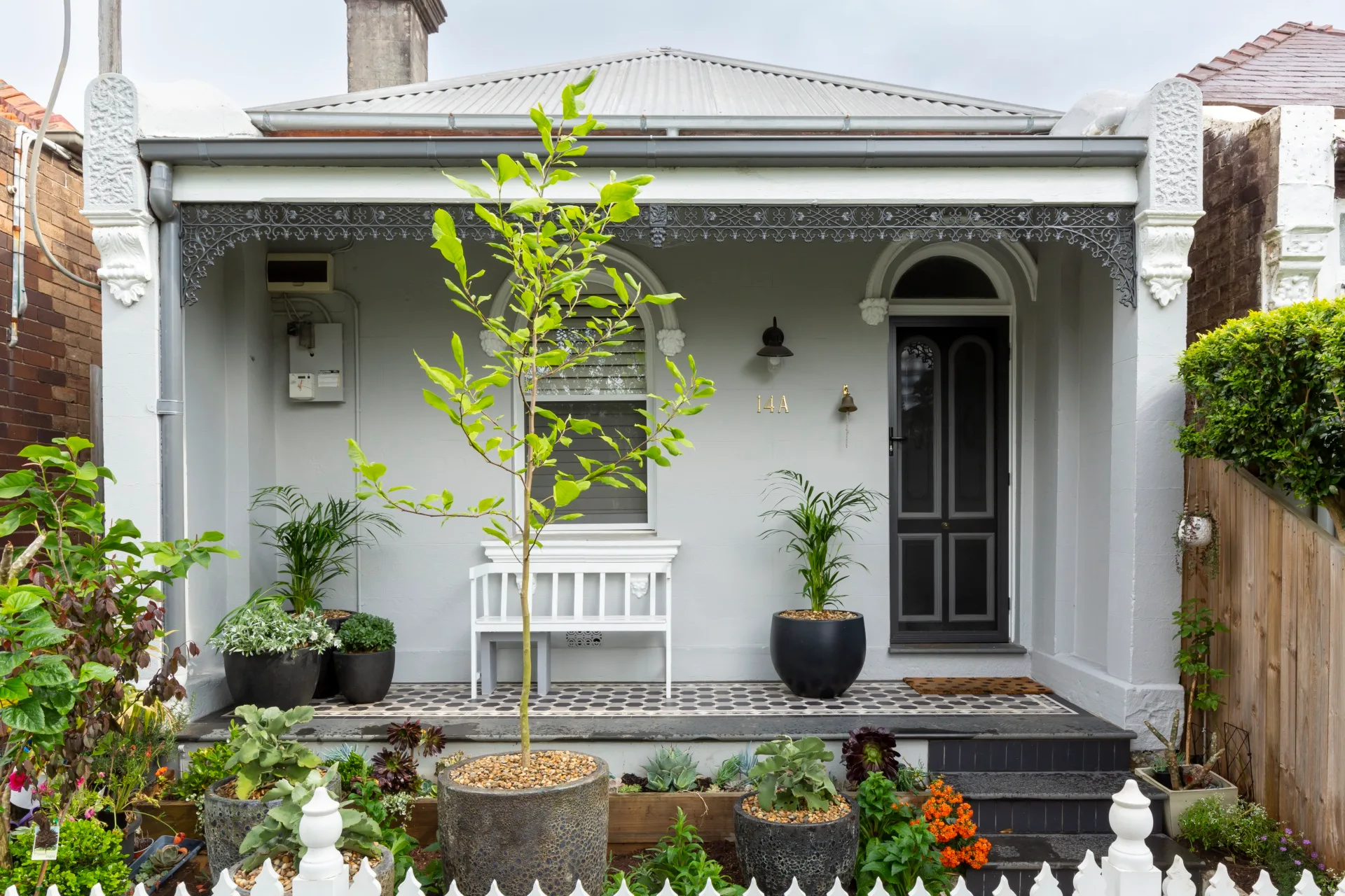 Terrace house small front garden makeover after