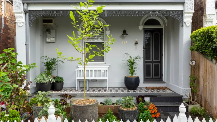 Terrace house small front garden makeover after