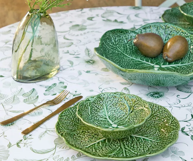 cabbage bowls in christmas table themes with leaf patterned table cloth