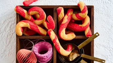 candy cane shortbread biscuits