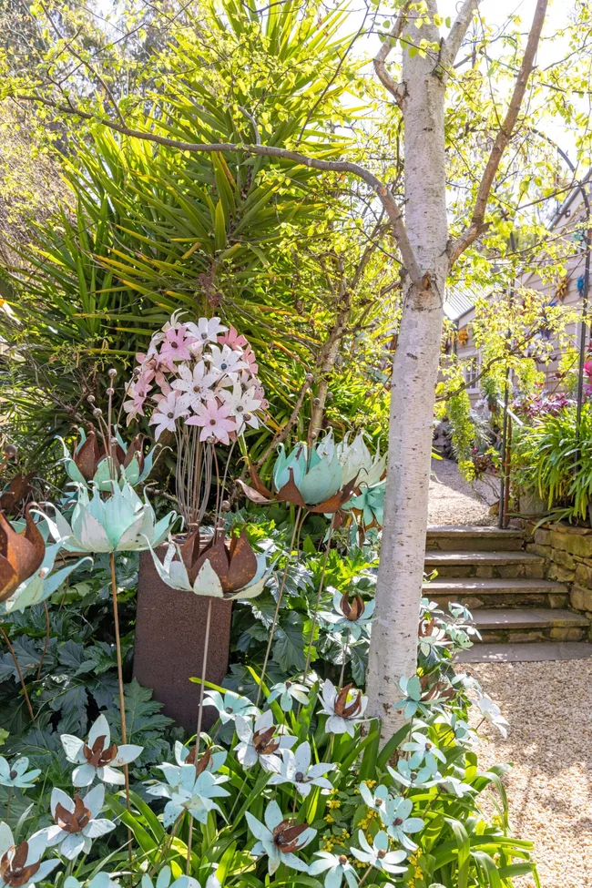 Wayward Tree 7 ways to add interest to your space with garden sculptures - Better ...