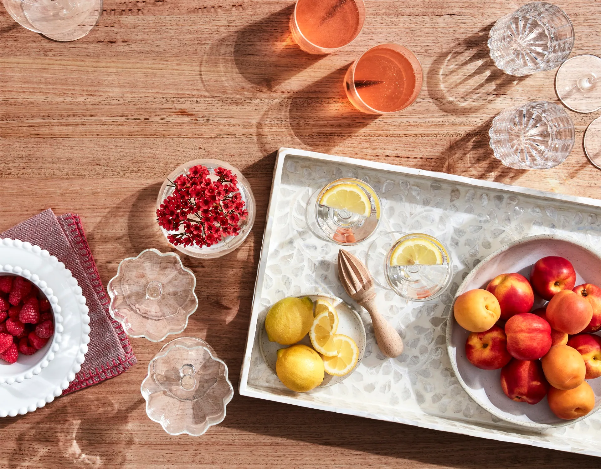 4 dinner party table set ups to ace your summer hosting