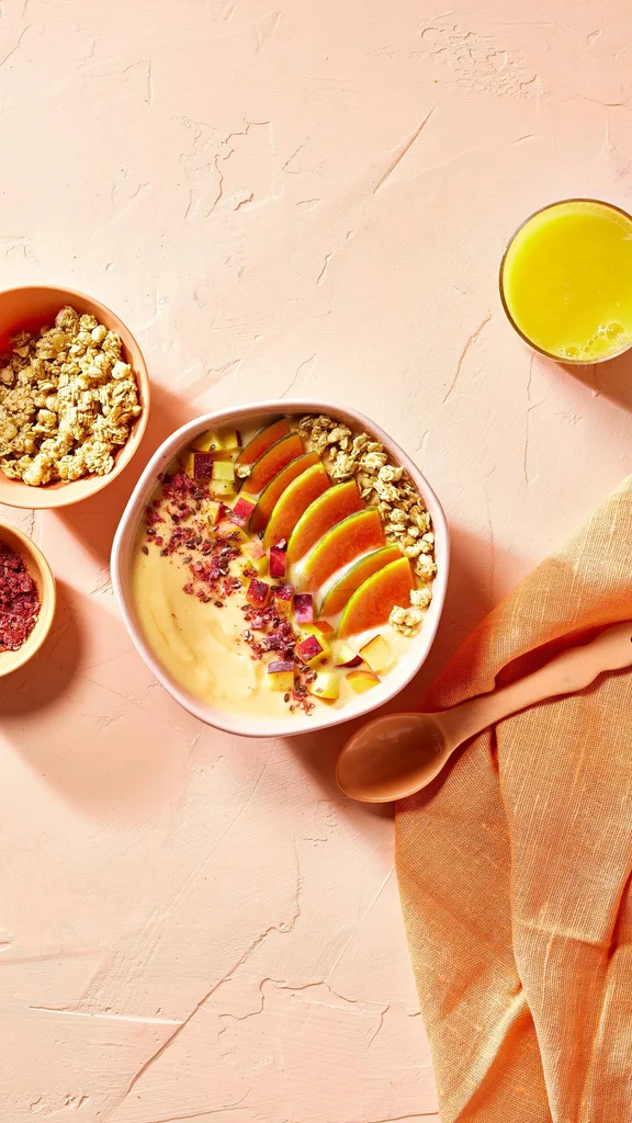 smoothie bowl with fruit