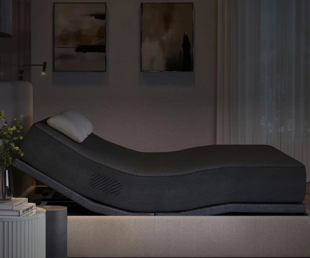 The Eight Sleep Pod 4 Ultra with cover, base and Hub.