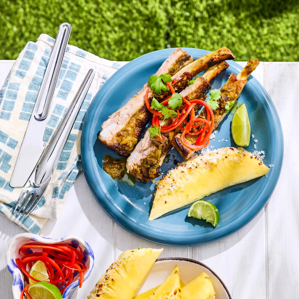 pork ribs with pineapple glaze with pineapple slices