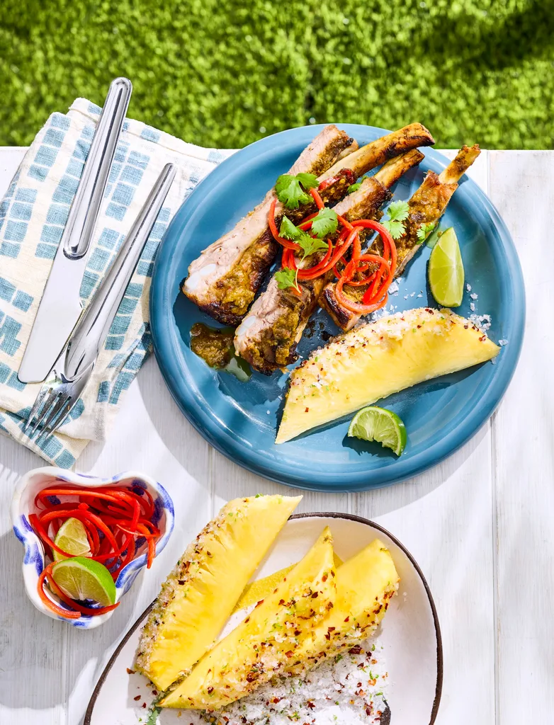 pork ribs with pineapple glaze with pineapple slices