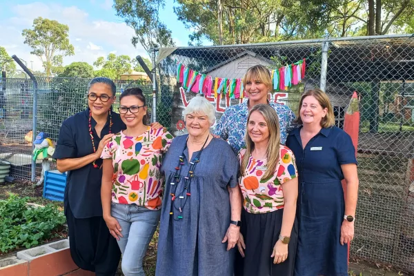 stephanie alexander with caz and kylie kwong in western sydney school for cooking class