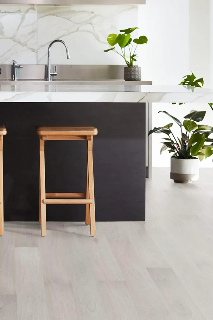 Modern kitchen with Nucleus Krypton vinyl flooring