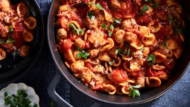25-minute one pan meatball and tomato pasta