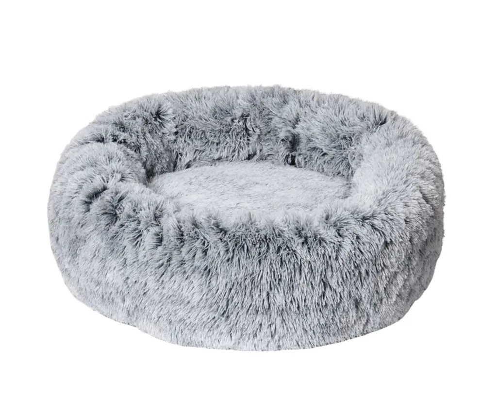 deep etch of snooza dog bed in grey colour with fluffy faux fux cover in a circle