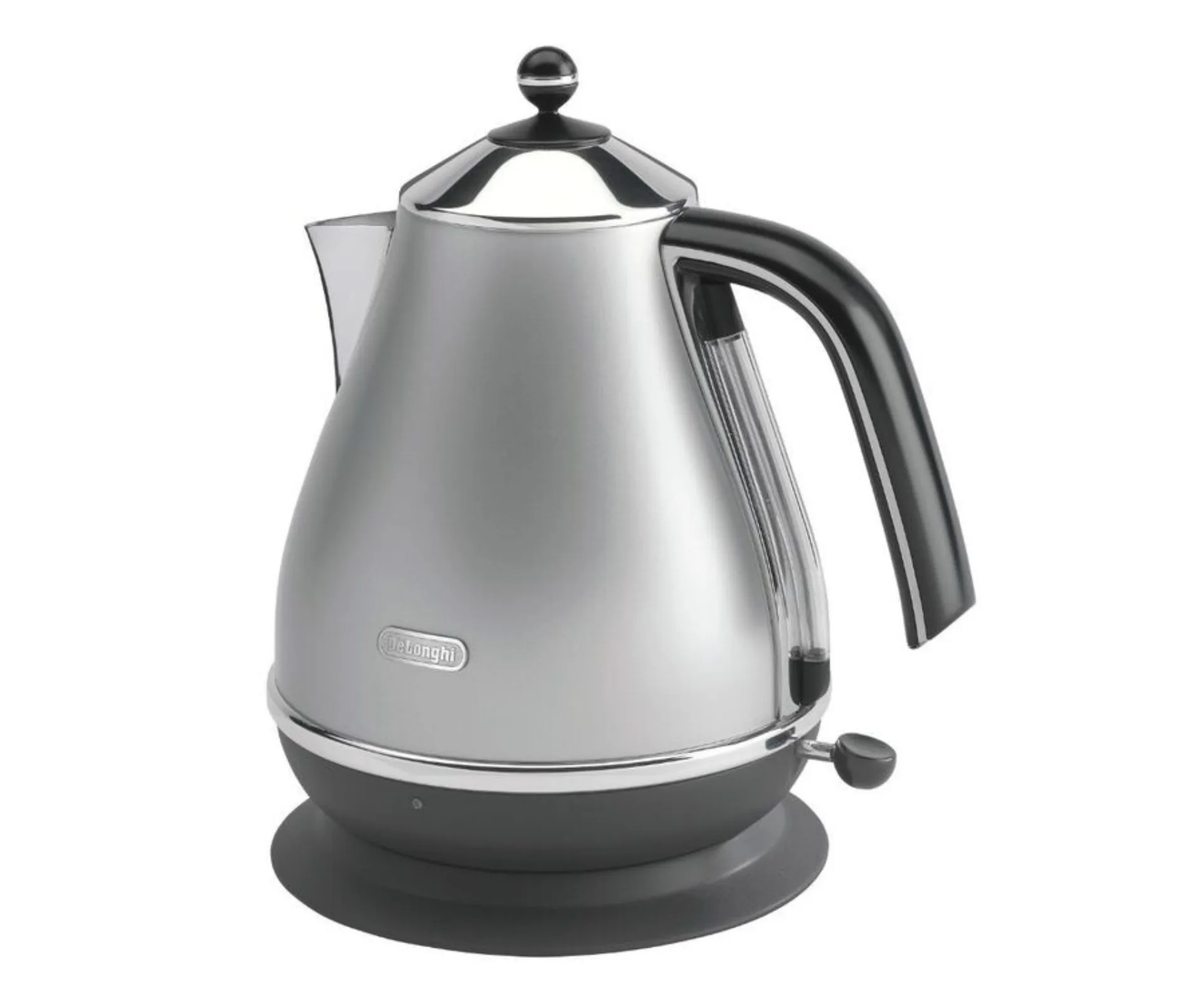 silver fat bottomed kettle with lid top
