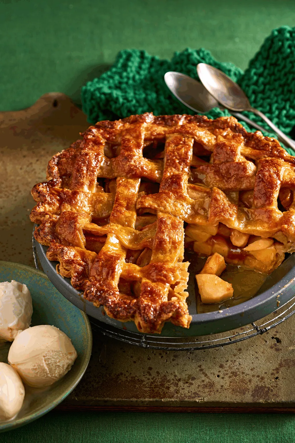 Api Pie Grandma's apple pie recipe - Better Homes & Gardens Australia